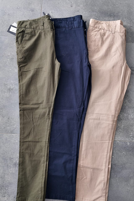 Pantalones corte chino importados