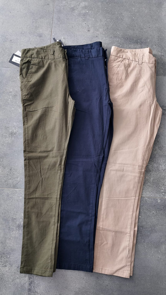 Pantalones corte chino importados
